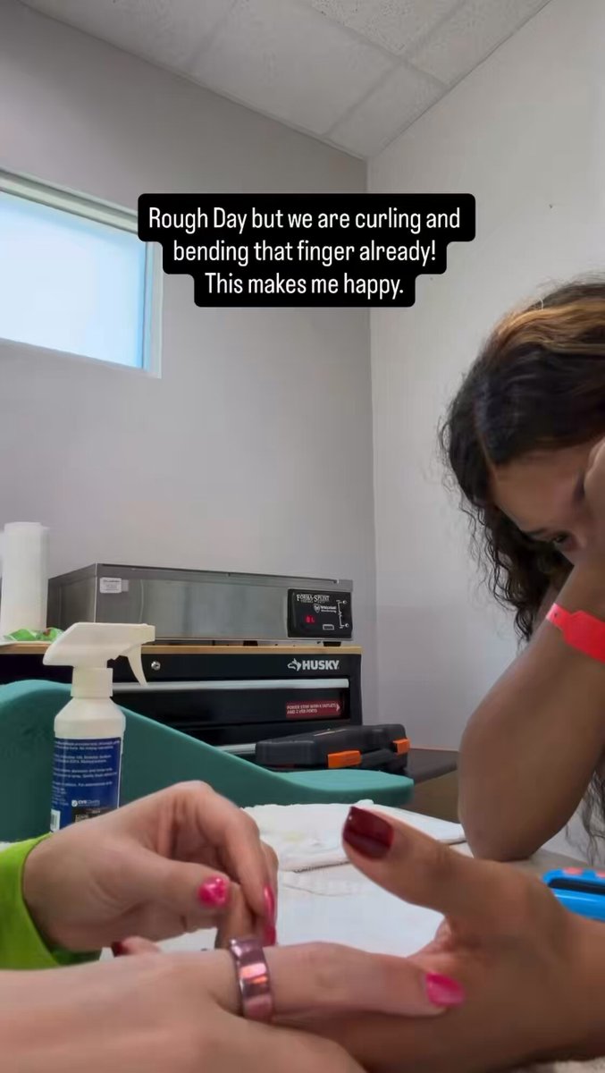 Bianca Belair shares a look at her progress following finger surgery (IG)