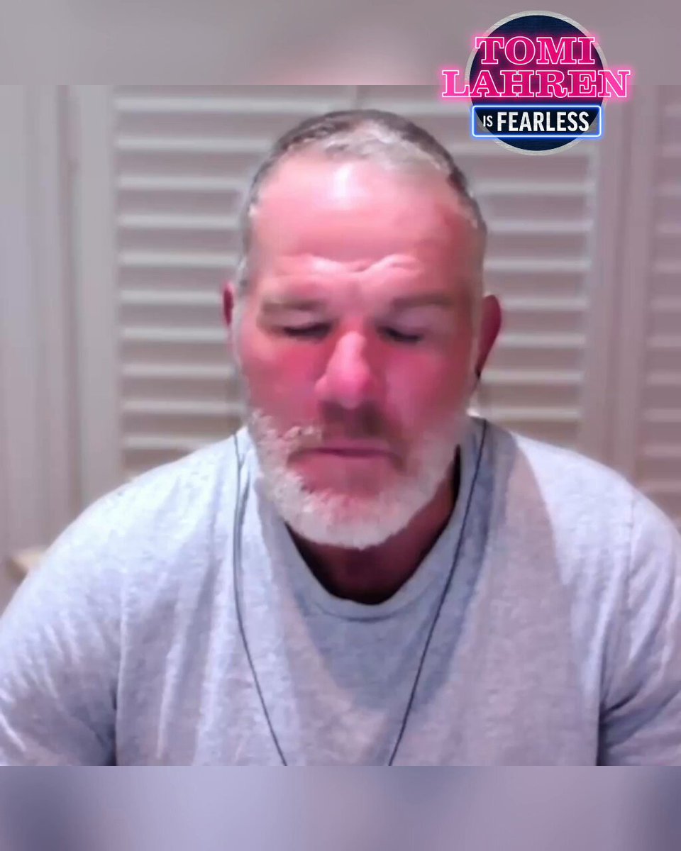 “He loves his country and I think it’s obvious because he could go ride off into the sunset playing golf at Mar-A-Lago” Brett Favre saying the quiet part out loud on President Trump!