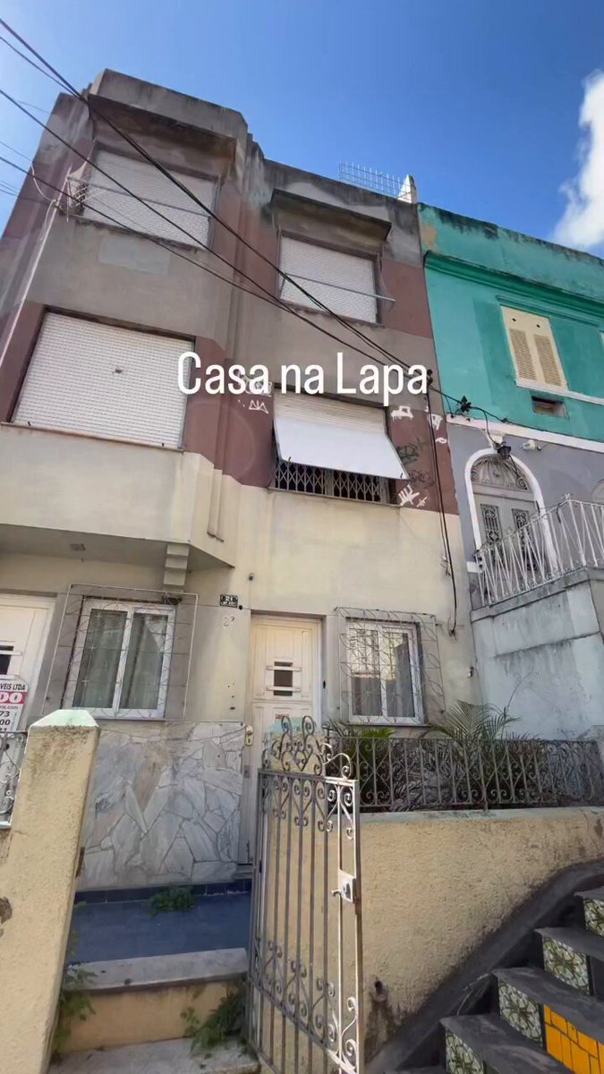 $88,000 USD (R$ 450.000) for this 950 square foot house in Lapa, Rio de Janeiro | 🇧🇷