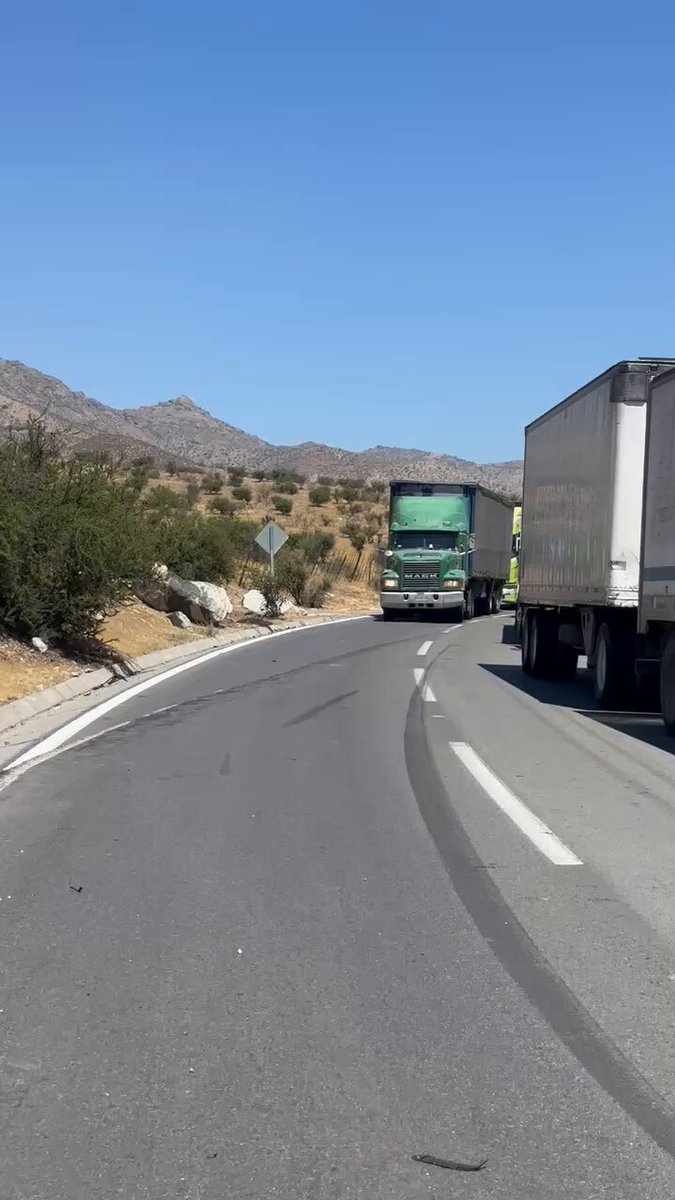 Grave accidente de tránsito en Los Andes, en la Región de Valparaíso, Chile 🇨🇱 . Esto ocurrió Por la autopista pasado casino Enjoy. Continúa ->