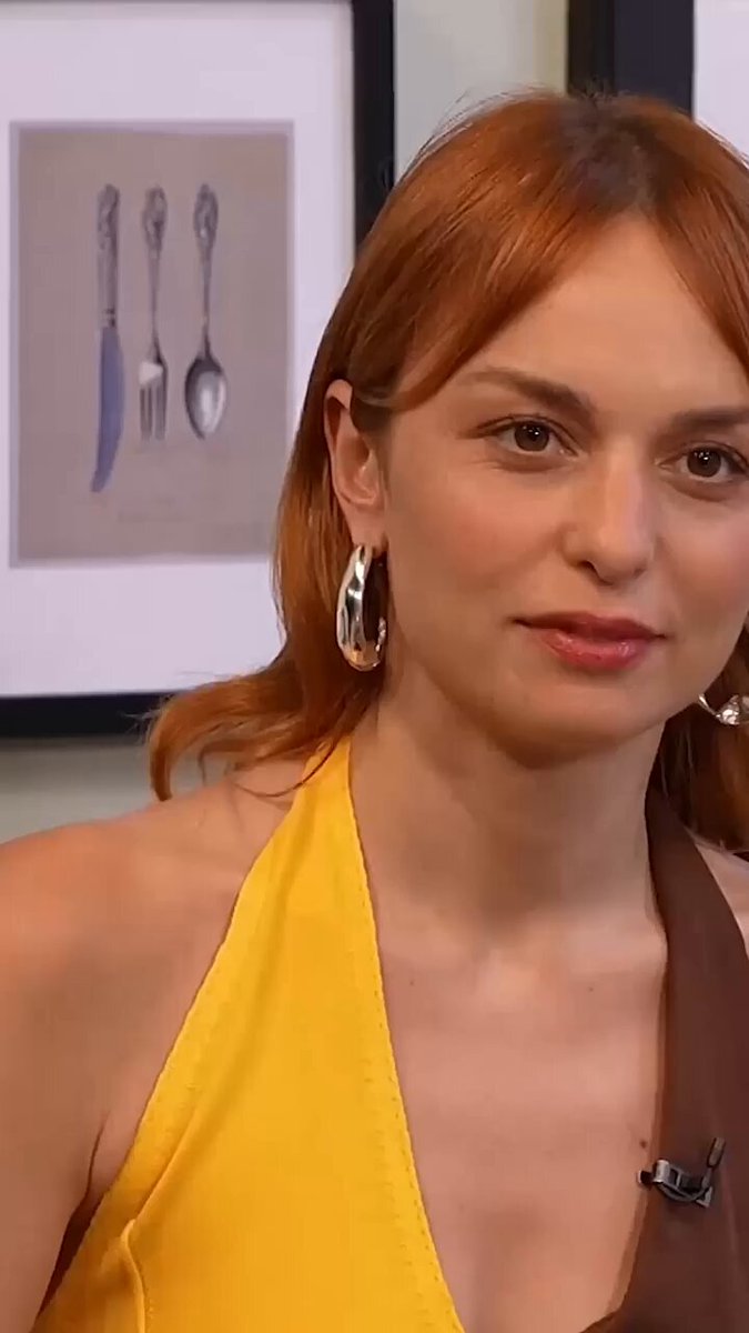 Nilperi Şahinkaya, ‘başrol olduğun bir filmde esas oğlan olarak Kerem Bürsin’i seçersen Uraz’ın tepkisi ne olurdu?’ sorusuna verdiği cevapla ikilinin ne kadar kuvvetli bir bağı olduğunu gösteriyor.