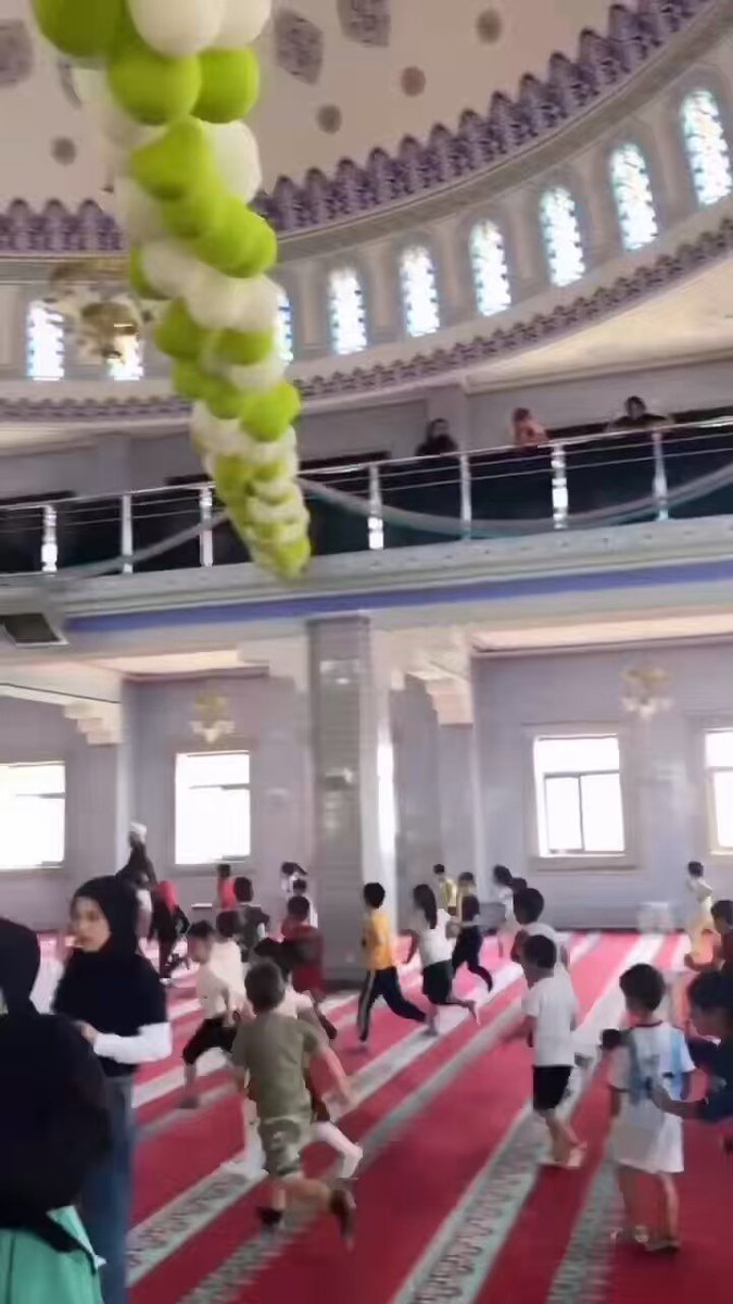 Batının kokuşmuş vicdanını islamın merhameti temizler. Camilerimiz günahsız meleklerle çok daha güzel olmadı mı sizce de ??