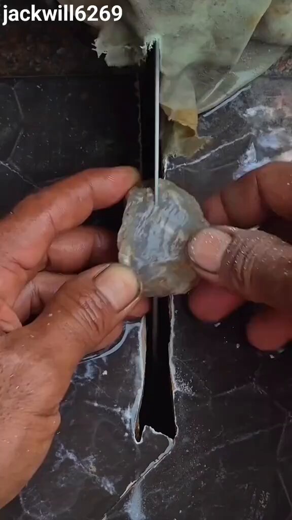 Bunlar yapay zeka falan değil Milyonlarca yıllık taşlar Hey Grok bu taşların evveliyatı ne