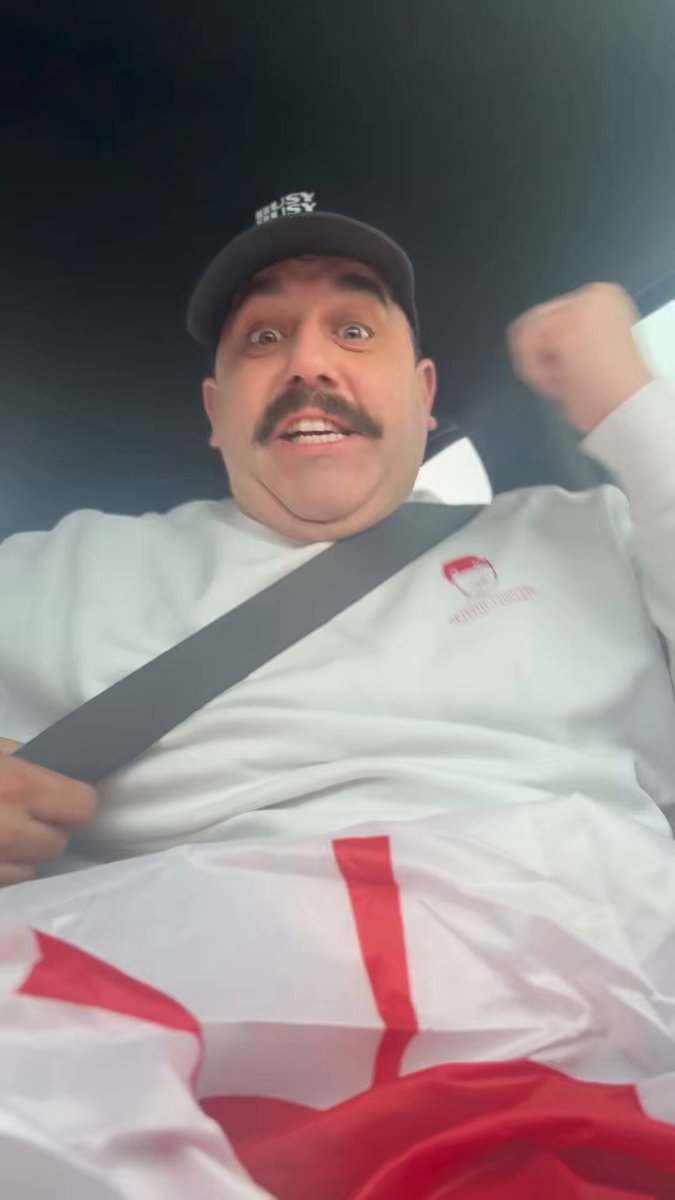 BUSY BUSY BOYYYYYSSS Never count out TEAM CANADA GOTTTTTTAAAAAAAAA GOOOOOO !!!!!🇨🇦🏒🇨🇦🏒🇨🇦🏒🇨🇦Paul Bissonnette Viva La Stool Spittin' Chiclets