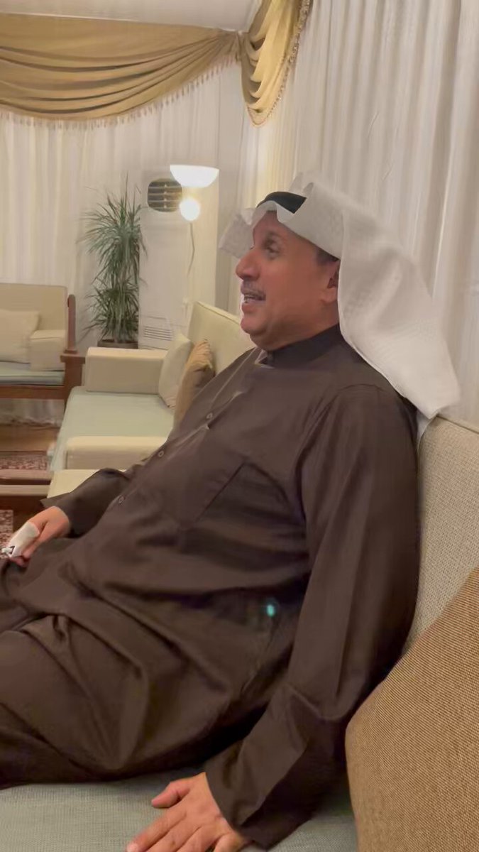 فطورنا اليوم علي مائدة وزير شئون الديوان الأميري الشيخ حمد جابر العلي الصباح العامره في ديوان سلوي 🇰🇼- أعاده الله علينا وعليكم بالخير والبركات