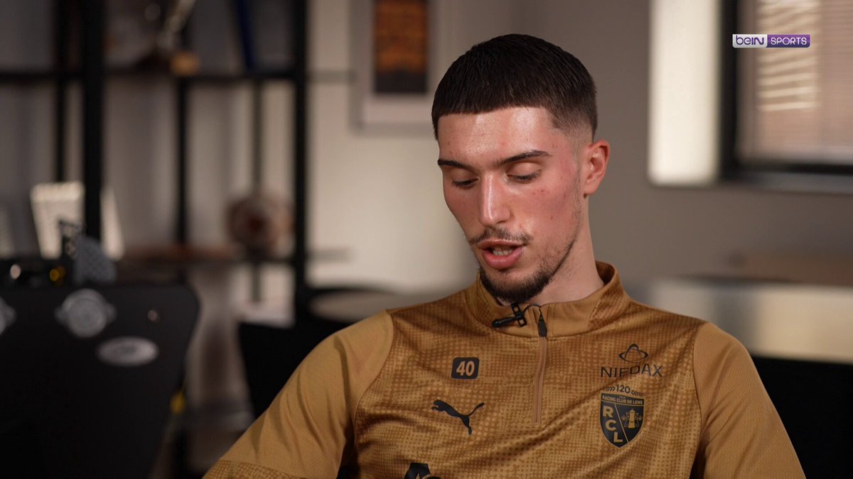 🎙️ Robin Risser s'est confié à Guillaume Truillet pour beIN SPORTS ! 🗨️ Il y parle notamment de sa potentielle sélection en équipe de France et de Lucas Chevalier ! 📺 Un entretien à retrouver en intégralité demain dès 16h00 en avant match de RC Lens - AS Monaco !