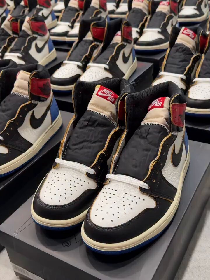 The backdoor was wide open for the Fragment x UNION x Air Jordan 1 Retro High OG 🚪😢🤦‍♂️ 📹 IG: districtoneny; Follow Me If Youre Reading This