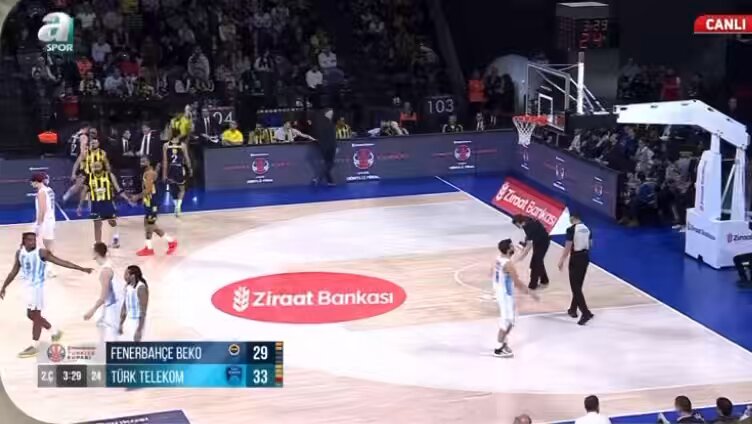 Esenler Erokspor maçında Fenerbahçe’yi mağlup edemediniz. Siz nasıl şeref ve ahlak yoksunuz ki hala devam ediyorsunuz. Bu kupayı Fenerbahçe alacak TBF 16.saniye de faulu yapan Kim acaba?