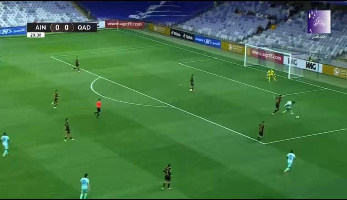 عبدالله مطاوع ، مصر من مواليد الكويت ، يلعب بنادي القادسية لاعب رائع جدًا جدًا … قدر يمسخر العين الامارات بلاعبينه المحترفين لازم ننشر عنه ونتكلم عنه ويستحق يجيله استدعاء من المنتخب ولو بشكل ودّي والناس تشوفه الكويتيين بيقول عنه "الريشة"