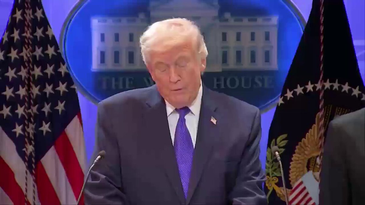 ترامب : كان قرار المحكمة العليا اليوم أحمق وسخيف، لن يسمح لي بفرض التعريفات الجمركية، لكن يحق لي قطع جميع العلاقات التجارية مع أي دولة، يحق لي فرض حظر كامل وشامل، لكن لا يمكنني فرض 1 دولار إضافية، يُسمح لي بتدمير بلد، لكن لا يسمح لي بتقاضي أي مقابل؟