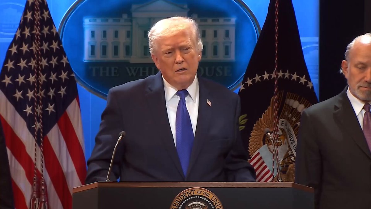 🚨Trump slams CNN reporter: "I'm not talking to you...I don't talk to CNN. It's fake news."