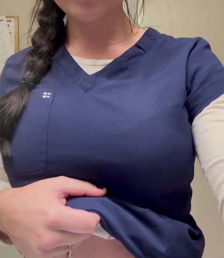 📸Nurse flashing at work candace_jones22📸 A new nurse for you guys to enjoy !! Please ❤️, RT &amp; Follow her! Enjoy ! More Flashing #exhibitionist #workflash #publicexposure #officeflash #upskirt