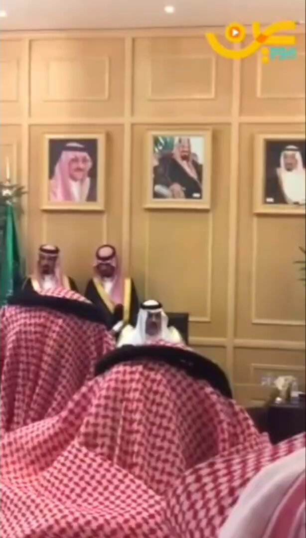 أمير منطقة [#حائل]صاحب السمو الملكي الأمير عبدالعزيز بن سعد مخاطباً المسؤوليين: "شدّوا من أزري ، لو كان بيتي ضعيف ما أستطيع اصلاح البيوت ، فلا تكونوا نقطة ضعف ترجمني الناس بكم ، أعينوني على الحق ، هذا ما سألتكم به ، كونوا ميزان عدل ، وبينوا الأمور على حقائقها ، لا يدخل فيها زيف"