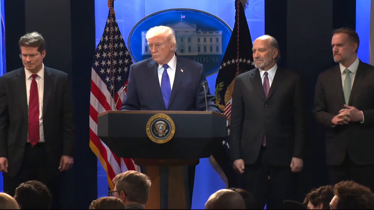 🚨 HOLY CRAP! President Trump just FIRED BACK, major mic drop moment 🔥 REPORTER: Hakeem Jeffries called you a 'wannabe king.' TRUMP: I call HIM a 'LOW IQ' individual! He doesn't even know what a tariff IS! 🤣🤣🔥