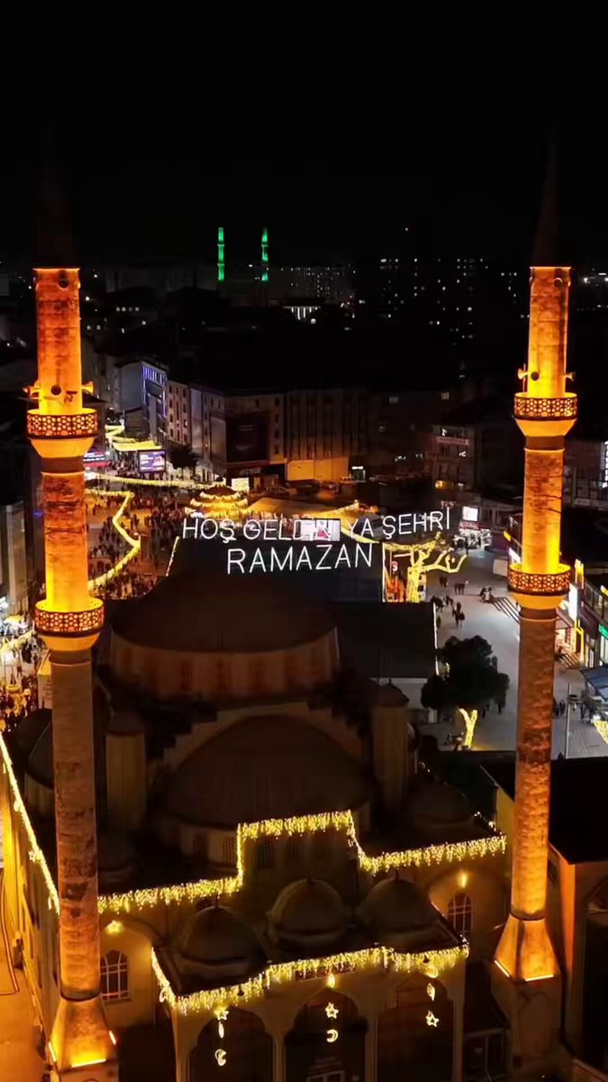 Işıl ışıl Esenler’de Ramazan bir başka… Etkinlikleriyle, çocuk oyun alanlarıyla, Eskafesiyle, Ramazan Çarşısıyla herkesi bu coşkuyu yaşamaya Dörtyol Meydanımıza bekliyoruz.