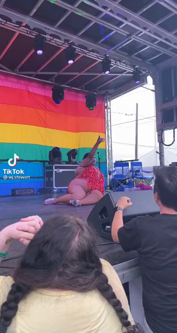 I can't believe people are cheering for this. Deport it. Then deport the people in the crowd.