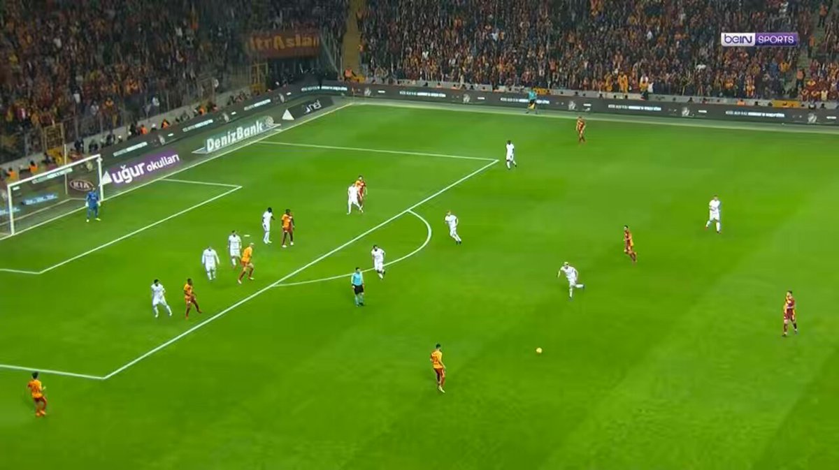 Sinan Gümüş, son anlarda sahneye çıkarak kritik bir gole imza atıyor