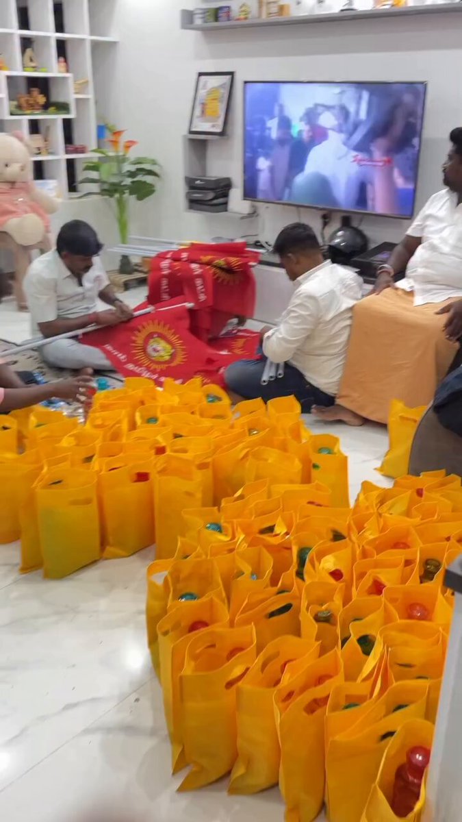 அப்புறம் என்னப்பா எல்லாரும் திருச்சி நோக்கி கிளம்பியாச்சா☺️☺️ வெளியூரில் இருந்து வரும் உறவுகள் பார்த்து பத்திரமாக வரவும்♥️♥️ #மாற்றத்திற்கான_மக்களின்_மாநாடு