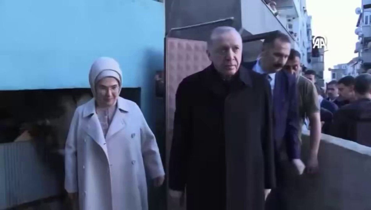 Adam karizma ya😍 Cumhurbaşkanımız Erdoğan, İstanbul’da Kayacık ailesi ile iftar yaptı