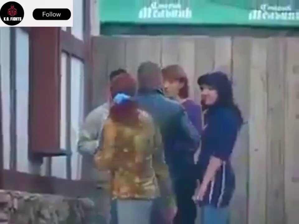 Ele viu o irmão mais novo sofrer bullying e distribuiu porrada em todo mundo ao redor.