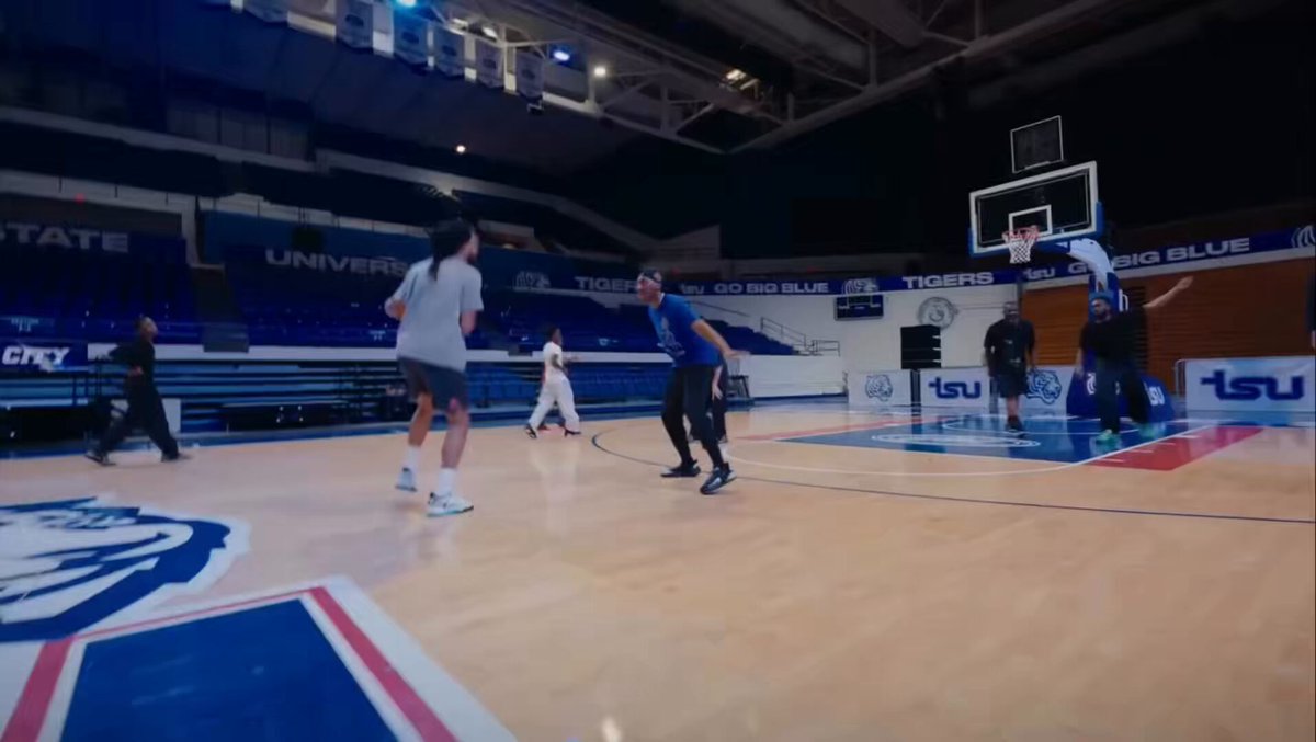 Cole been going crazy on court lately. 🏀