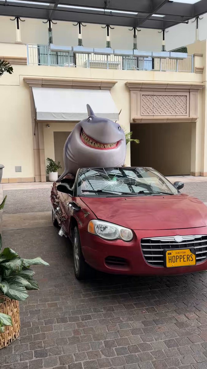 Diane the Shark has crashed into Mayor Jerry’s car! #Hoppers comes to real life in this fun Pixar activation at the film’s LA press junket. See Mabel, King George, and Tom (🦎🦎🦎) as we pan around.