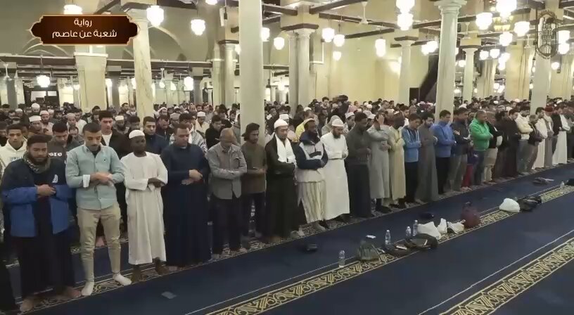 من التفوق في الثانوية الأزهرية إلى محراب الجامع الأزهر .. الطالب محمد عبد النبي جادو، الطالب بكلية الطب، يصبح أول طالب جامعي يؤم المصلين بالجامع الأزهر. #شهر_رمضان #الجامع_الأزهر #رمضان_كريم