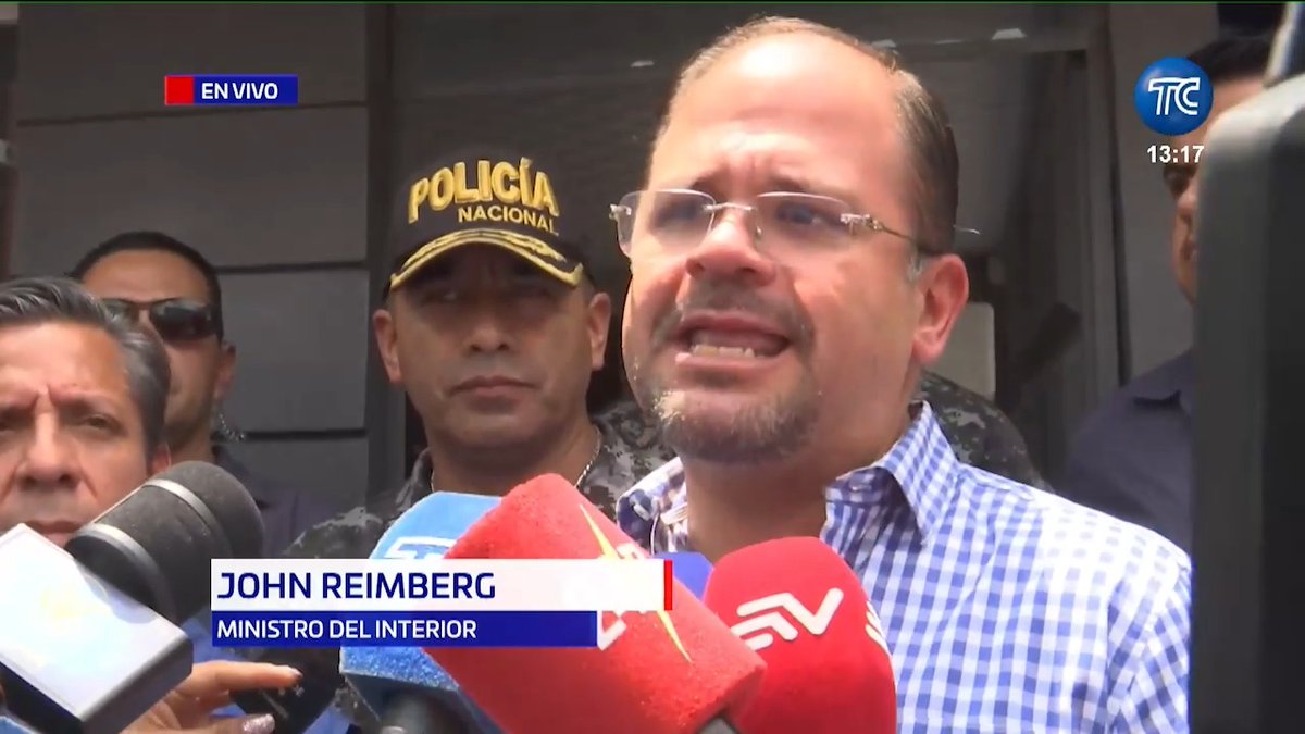 El ministro del Interior, John Reimberg, visitรณ las instalaciones de Acciรณn Segura en #Guayaquil. โVamos a visitar los 12 puntos de Acciรณn Segura y nos acompaรฑarรก la Policรญa Nacional. Esto es parte del fortalecimiento de Guayaquil. Vamos a hacer uso de la infraestructura con la tecnologรญa que ya existe. Hay 200 cรกmaras y eso va a ayudar a las operaciones. Los patrullajes se desarrollarรกn en conjunto con personal de Segura EP y la Policรญaโ, seรฑalรณ Reimberg. Mรกs noticias en
