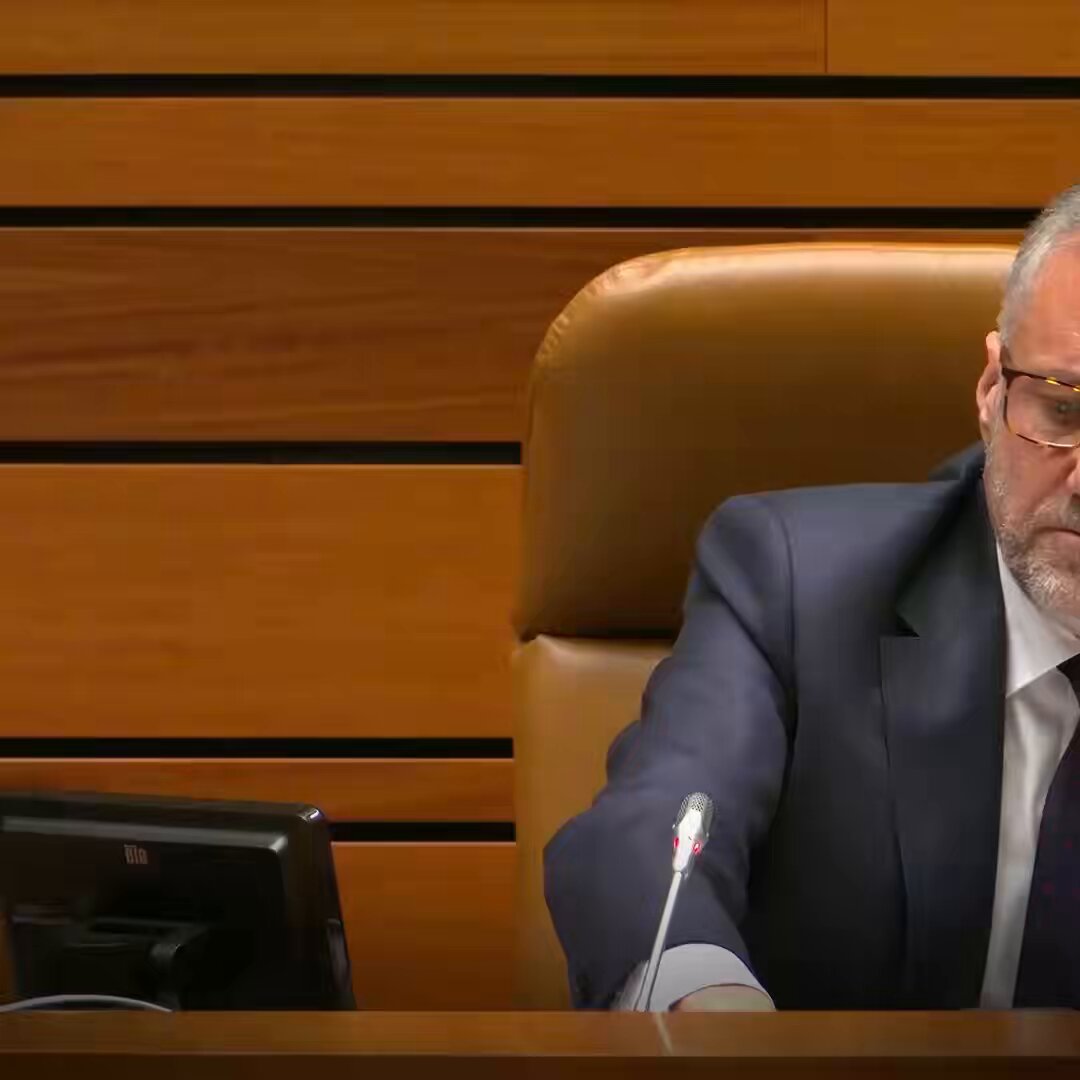 Esta es mi última pregunta a Mañueco en las Cortes. El 15 de marzo, con gente como Miguel Ángel Llamas, otra Castilla y León es posible, una en la que las personas por fin sean lo primero.