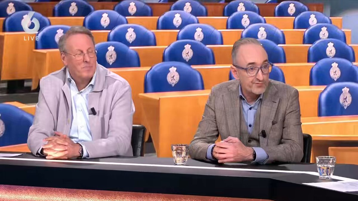 Wierd Duk: “Henk hoe ga jij Mona Keijzer in de fractie houden? Want het ligt natuurlijk voor de hand dat ze eruit stapt. Je kunt een vice-premier met die statuur niet zo passeren.” Vermeer: “Dat zal blijken.”