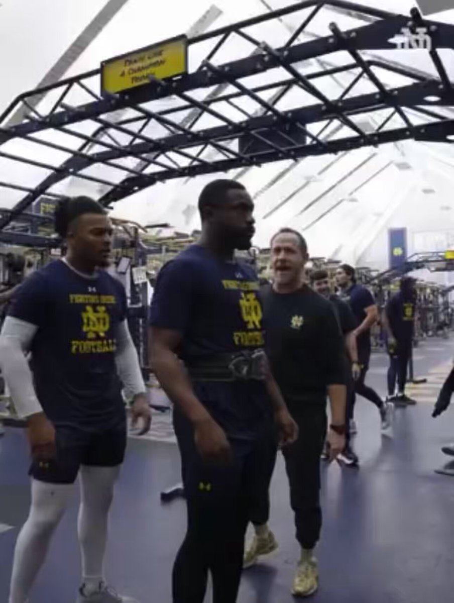 Impressively explosive 445-pound squat for multiple reps from Notre Dame LB Jaylen Sneed. Teammate Jaiden Ausberry and strength coach Loren Landow loved it. Work now. Win later.