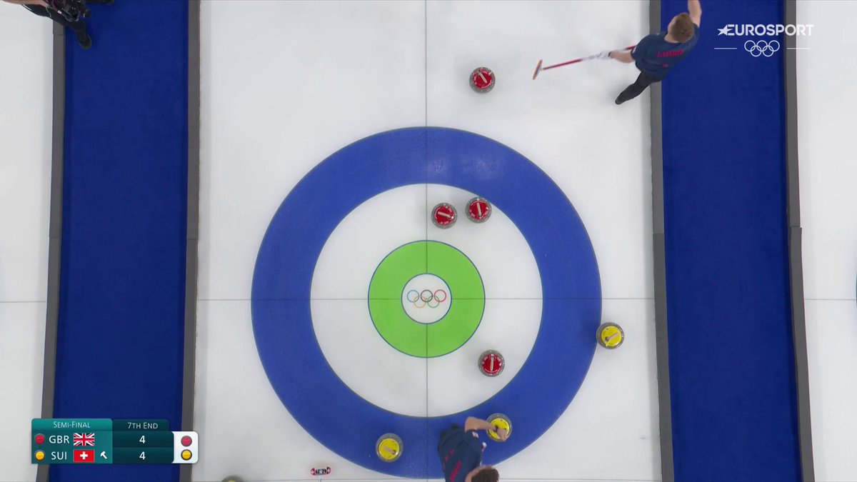 Si aún no lo has visto, va siendo hora. 🥌 El increíble lanzamiento de Bruce Mouat limpiando cuatro piedras de Suiza en las semifinales. #MilanoCortina2026