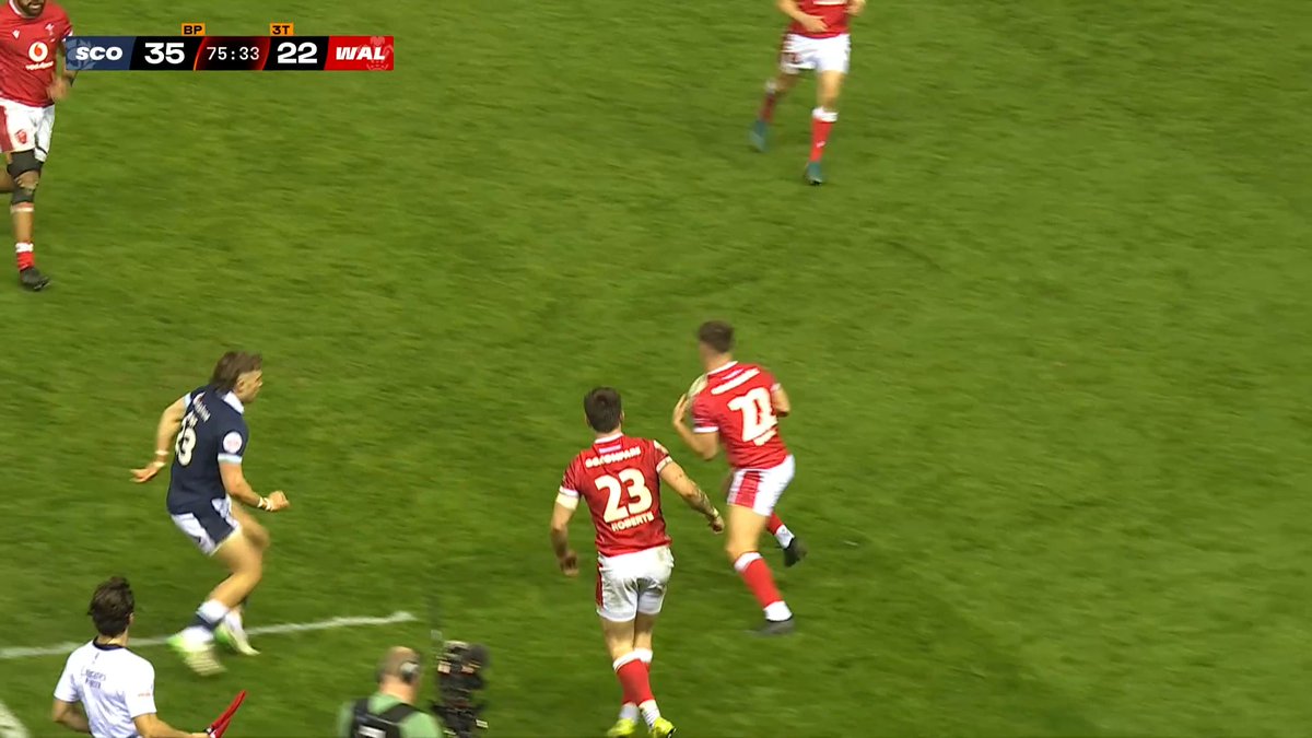 One of the greatest tries never awarded! 😍 Disallowed for jumping over a tackler #GuinnessM6N #Since1883