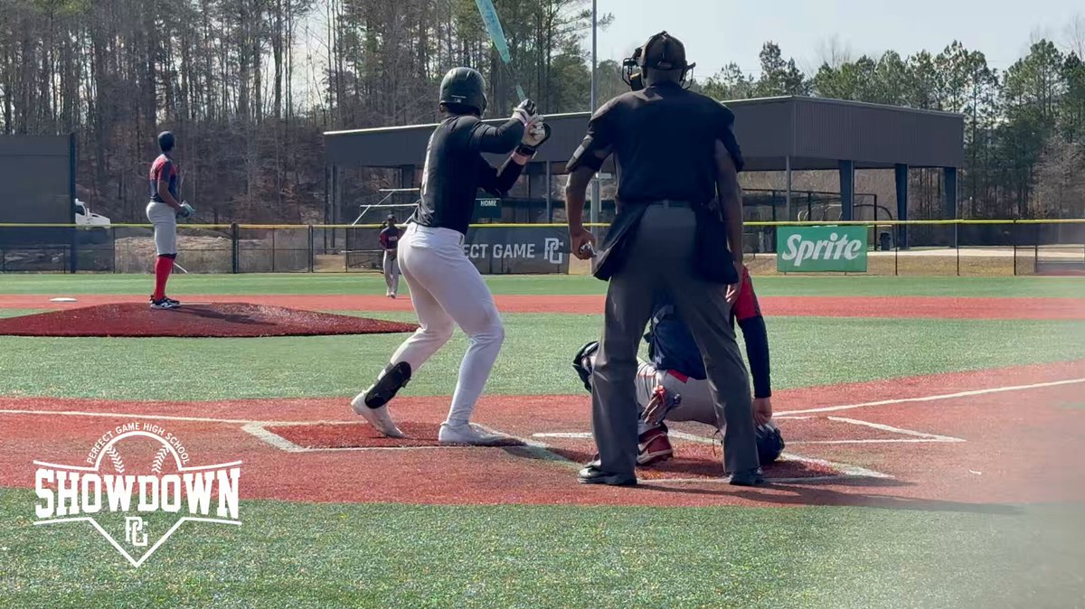 RJ Cope (‘26 GA) flashing the full mix early on. Heavy 93-95 peppering the lower portion. Good feel to turn over the CHG. Slider (82-84) is sharp when executed. #Vandy commit. Perfect Game Georgia #PGShowdown