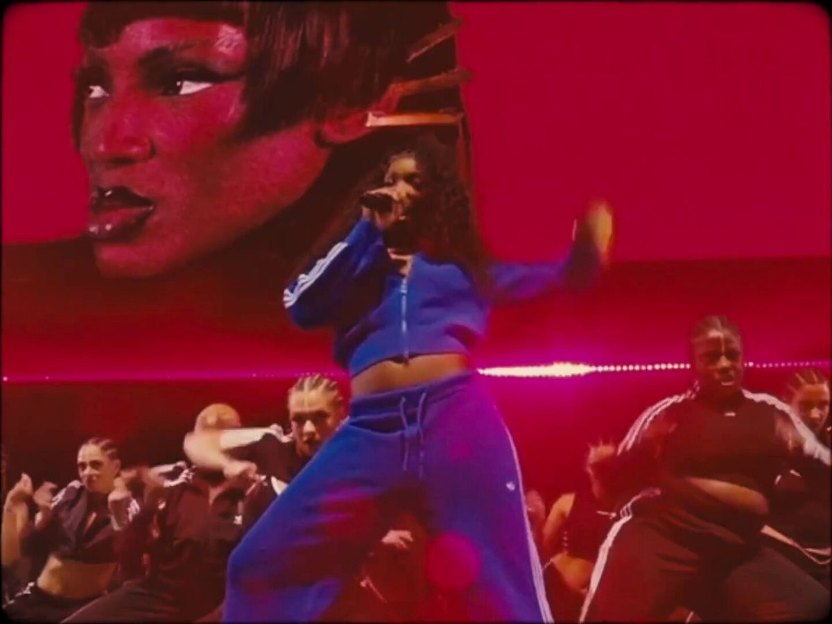 Davinhor sort le clip de Diamant tiré de son nouvel album "Karaba pt2". Sa fille est présente dans le clip et elle nous raconte sa vie de maman. Clip très touchant 👶🏿💎 Vôtre avis ?