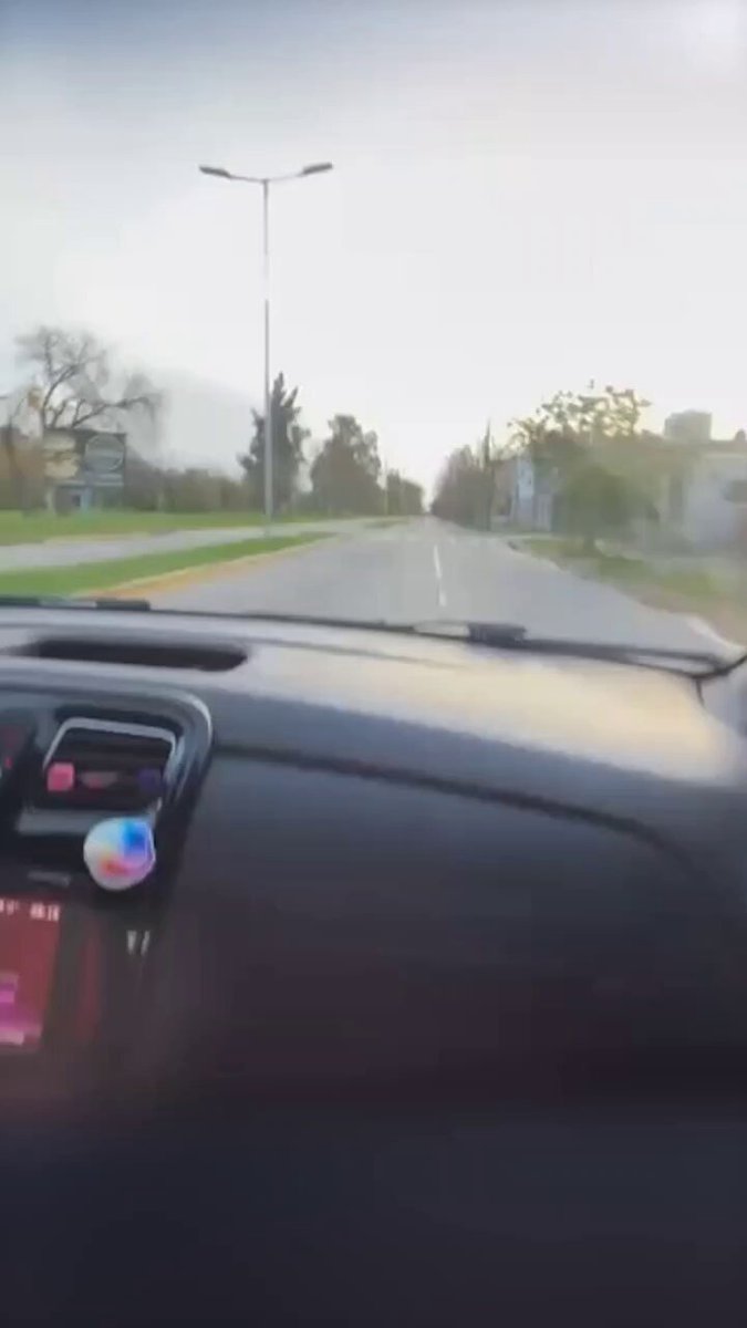 Adiós a la licencia de la irresponsable filmada a 180 km por Berisso. La Agencia Nacional de Seguridad Vial ya solicitó la inhabilitación. Basta de esta gente en la calle.