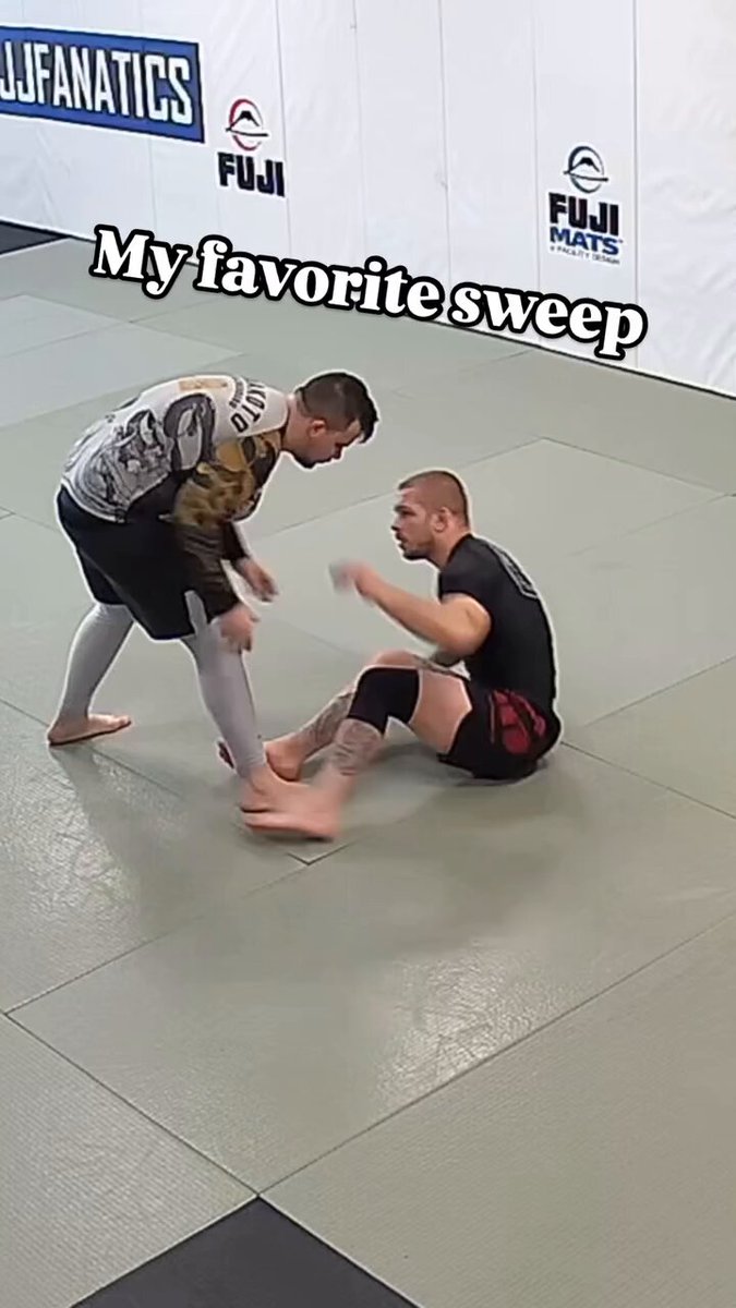 How to sweep people from seated guard 👇