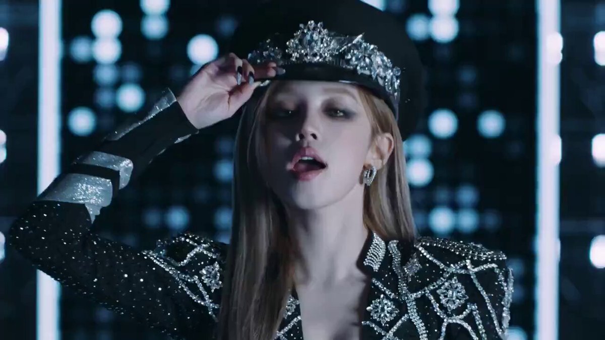 4th/5th gen girl groups with the most cumulative weeks on the main billboard japan album chart 🇯🇵 1. le sserafim — 117 (6 albums) 2. aespa — 79 (5 albums) 3. #BABYMONSTER — 76* (3 albums) 4. illit — 67 (3 albums) 5. newjeans — 65 (2 albums) 6. ive — 64 (6 albums)