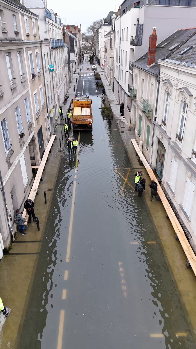 ~ Inondations ~ Le centre d'appel de la Ville d'Angers reçoit les demandes de la population au 02 41 05 40 00. Il est joignable exceptionnellement le samedi 21 et dimanche 22 février, de 9h à 13h et de 14h à 17h30 #Angers