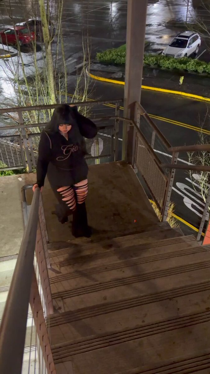 videos of chubby girls going up the stairs with everything bouncing >>>