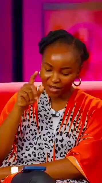 So by now he knew the truth na mwenye alimgongea was sitting next to the kigongwi.