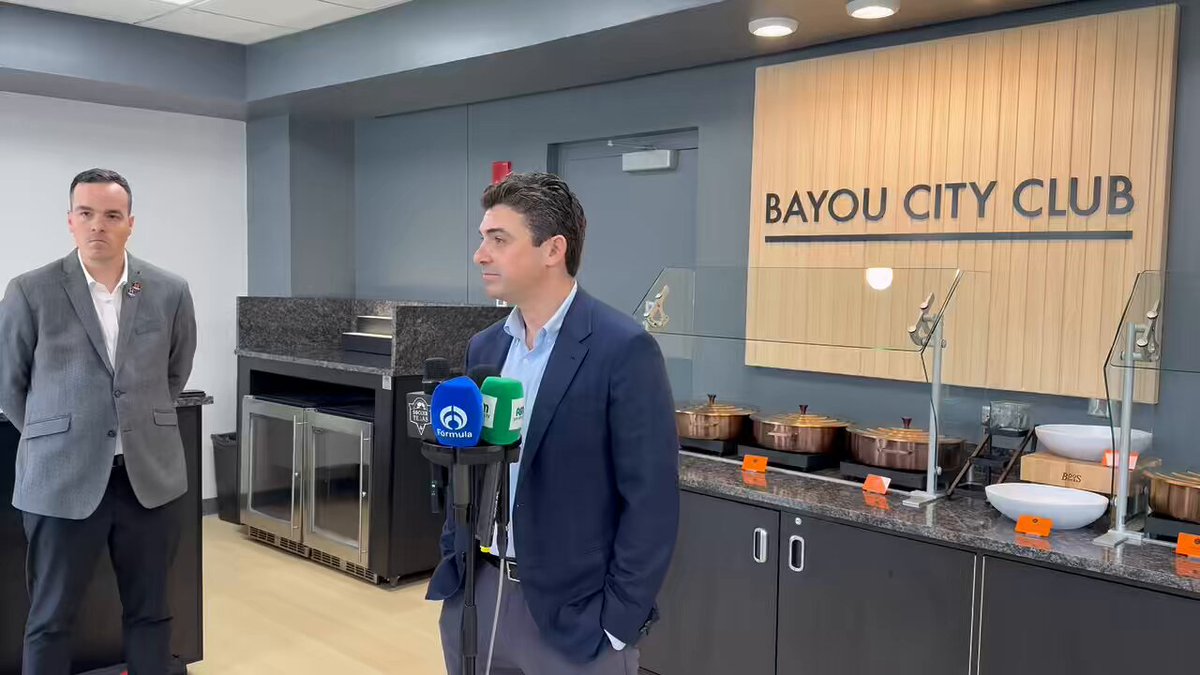I asked Houston Dynamo FC owner Ted Segal about the club’s decision to cut ties with longtime broadcaster, arguably Houston’s most influential soccer figure and advocate, Glenn Davis. For those interested, here’s the video: