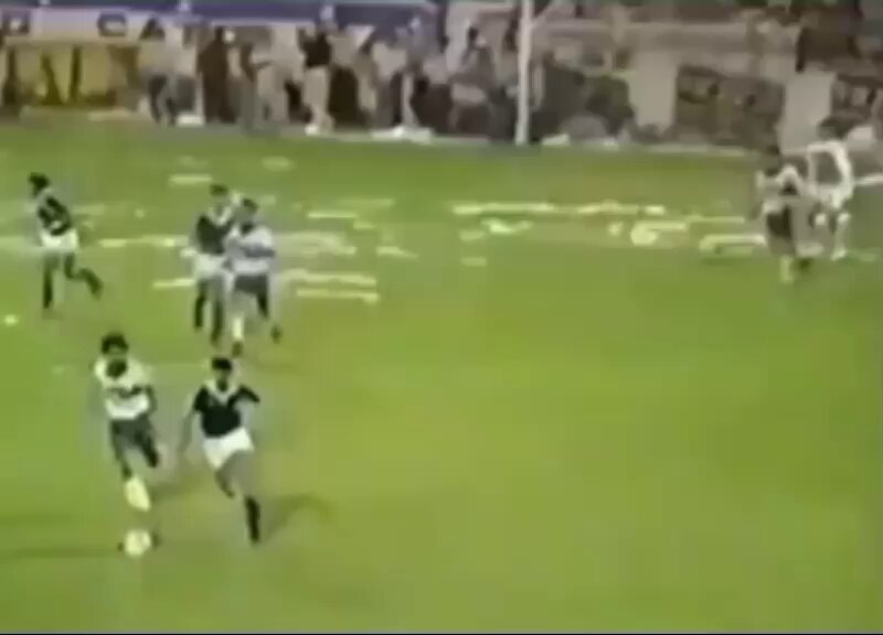 El mejor gol del año convertido por Osvaldo Hurtado a Naval en 1987 campaña en que "La Máquina Cruzada" salio campeón un mes antes del término del torneo y donde el "Arica" fue el pichichi con 21 ⚽ #LosCruzados #CatolicaInmortal