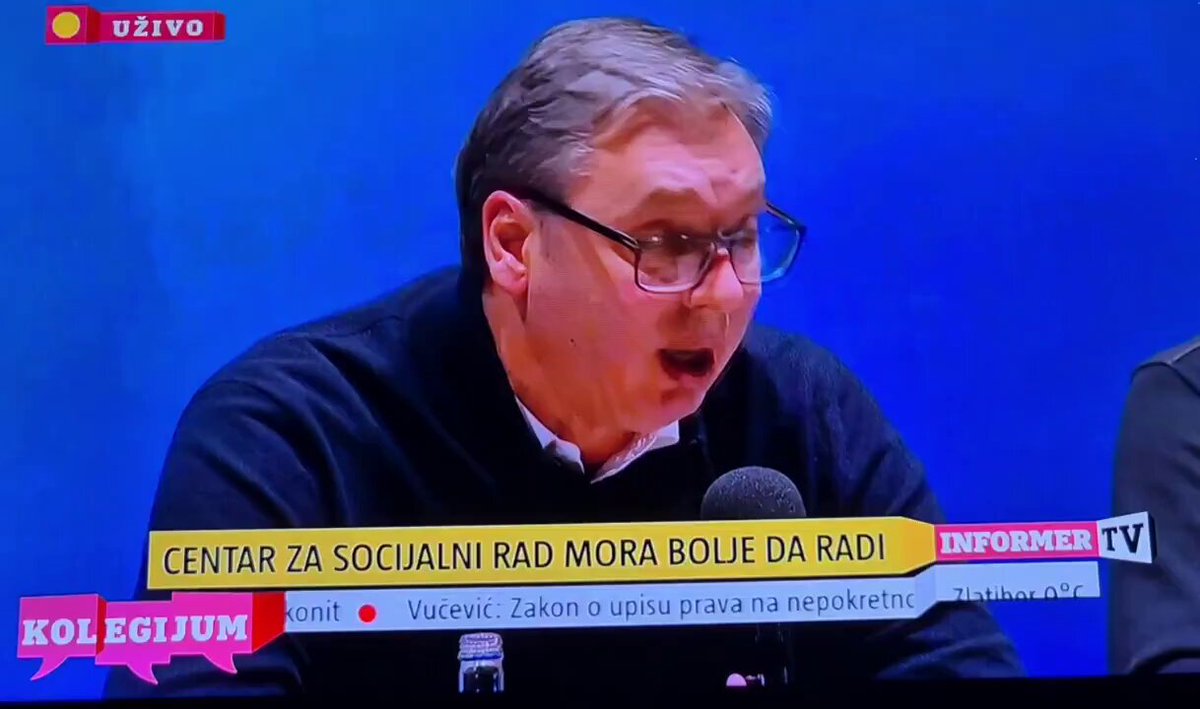 Жена говори да не може да прича пред дететом. Монструм инсистира да му се каже у чему је проблем. Жена пред дететом открива да му она није мајка него да је старатељ и да му је мајка преминула. ПАКАО.