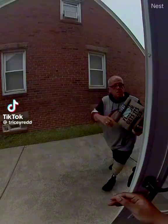 This eldery door dash driver made a delivery and then made weird inuendos towards a teenage boy. This scene is just creepy as hell. Regardless if he was trying to be funny or not, this is just not normal nor the way to be. And to top it off, he kept opening their door like a fckn creep. Don't you think Doordash needs to mandate some form of rules for behavior of their employees, and if folks are recorded violating it, should be an immediate firing? People can be so fckn weird...