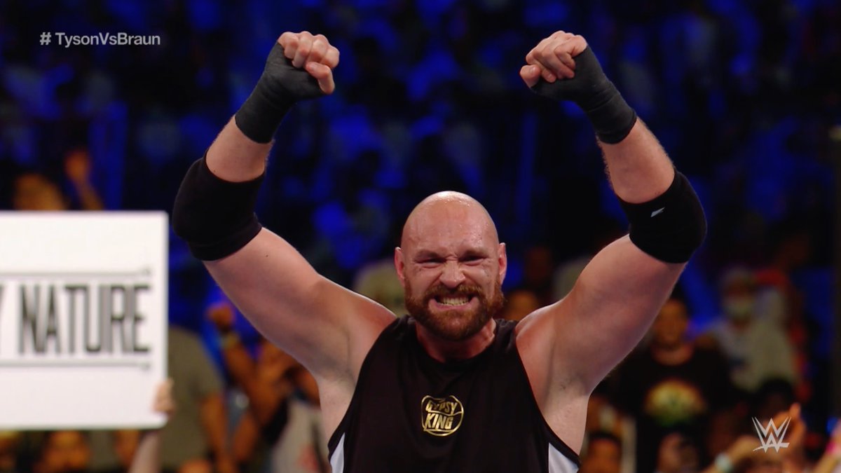 That time when Tyson Fury took out Braun Strowman with a huge punch to win on his WWE debut 😂