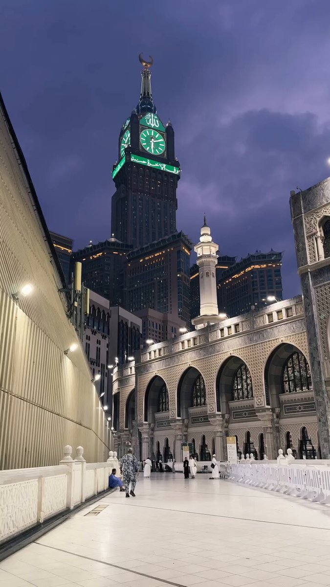 صوت يهدئ الروح… مع الشيخ بندر بليلة🤍.