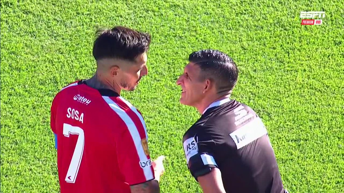 MERLOS NO QUERÍA COMENZAR EL PARTIDO HASTA QUE LA BRUJITA VERÓN NO SE RETIRARA DEL CAMPO DE JUEGO... 👀👀👀 📺 ESPN Premium | Suscribite al Pack Fútbol en