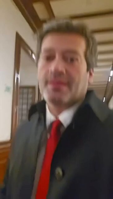 Um polícia é baleado e recebe a indemnização 14 anos depois. Se fosse um imigrante ou se pertencesse a alguma minoria étnica, era em 14 dias! Tudo ao contrário!