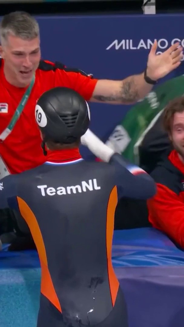 The Kings of short track 👑🇳🇱 The Netherlands secured gold in the men’s 5000m relay thanks to an outstanding team effort 👏